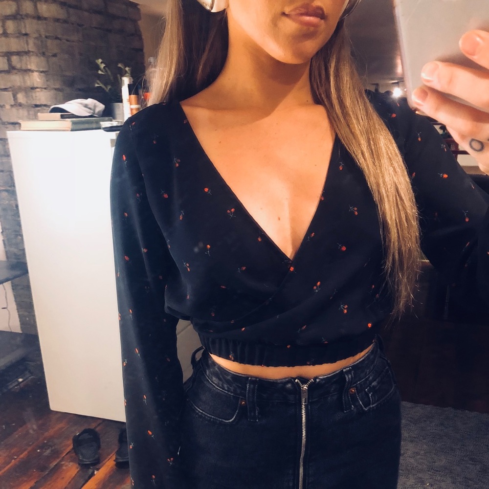 H&M rose surplice crop top